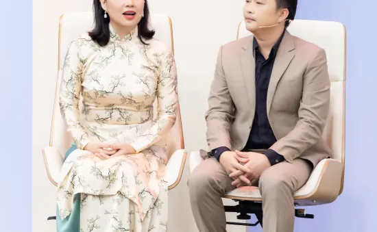 Vợ chồng Lê Khánh kể những lần thót tim trên sân khấu