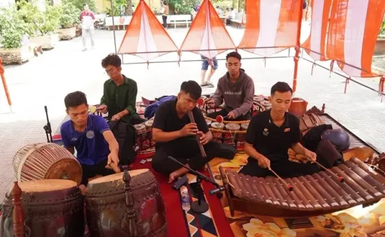 Truyền dạy, bảo tồn nghề thủ công truyền thống các dân tộc thiểu số vùng Đồng bằng sông Cửu Long