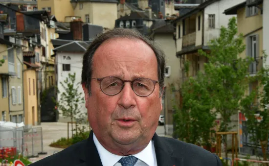 Cựu Tổng thống Pháp François Hollande sẽ tái tranh cử Quốc hội