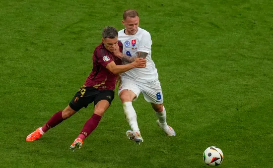 Không phải Lukaku, Trossard mới là tâm điểm chỉ trích sau thất bại của Bỉ trước Slovakia