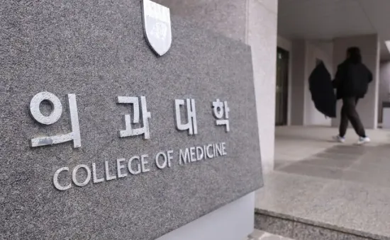 Bác yêu cầu dừng tăng chỉ tiêu tuyển sinh ngành y tại Hàn Quốc