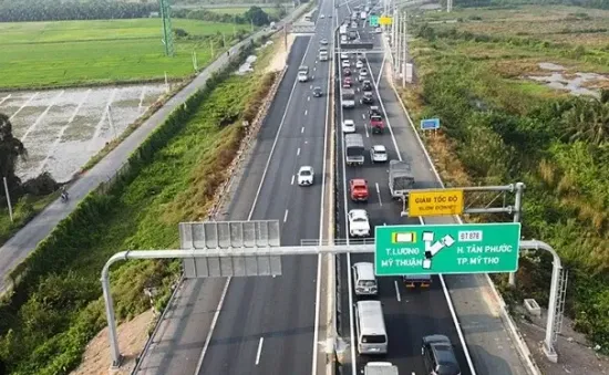 Xác định nguyên nhân vụ va chạm liên hoàn trên cao tốc TP Hồ Chí Minh - Trung Lương