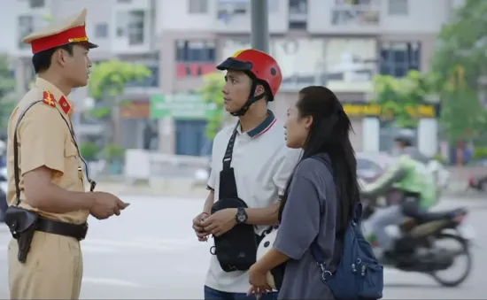 Sao Kim bắn tim Sao Hỏa - Tập 1: Vượt đèn đỏ, vợ chồng Yên - Hào gặp cảnh sát giao thông và cái kết