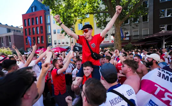 Anh vs Slovakia: CĐV Anh tiếp tục bị hạn chế đồ uống có cồn