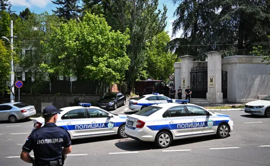 Nhân viên bảo vệ Đại sứ quán Israel tại Serbia bị tấn công