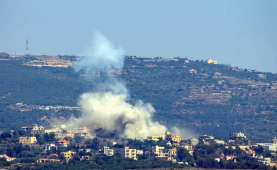 Israel ném bom tòa nhà quân sự của Hezbollah