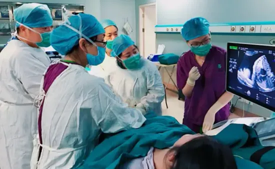 Trung Quốc phẫu thuật tim cho thai nhi 28 tuần tuổi