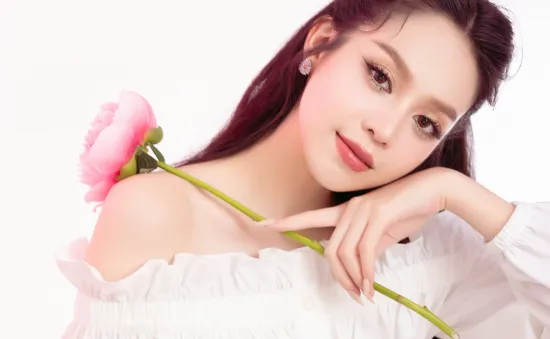 Hoa hậu Thanh Thủy đón sinh nhật tuổi 22, sắp thi Miss International 2024