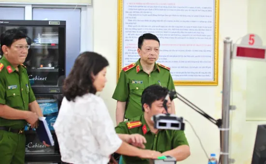 Hơn 4.500 người dân Hà Nội được cấp thẻ căn cước mẫu mới