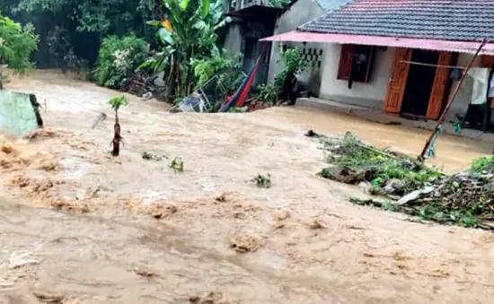 Mưa lớn gây sạt lở, nhiều ngôi nhà ở Lạng Sơn bị hư hỏng