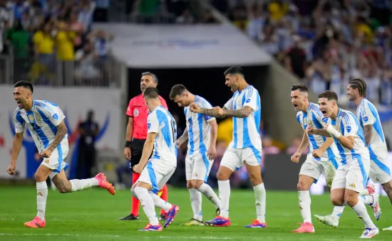 Argentina thắng kịch tính Ecuador: Messi “hồi đáp” Ronaldo, người hùng gọi tên Emi Martinez (Tứ kết Copa America 2024)