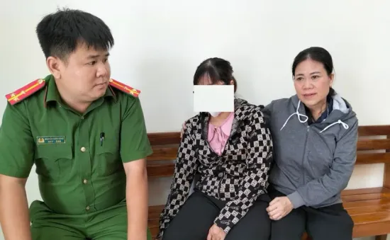 Kịp thời ngăn cản người phụ nữ có ý định nhảy cầu tự tử