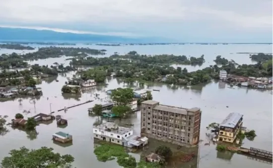 Hàng chục nghìn người sơ tán do lũ lụt ở Bangladesh