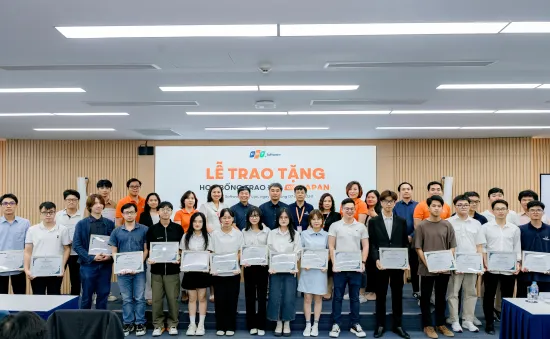 Trao học bổng học tập tại Nhật Bản cho sinh viên ngành CNTT