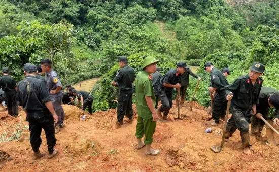 Vụ sạt lở đất nghiêm trọng tại Hà Giang: Thăm hỏi, hỗ trợ các gia đình nạn nhân