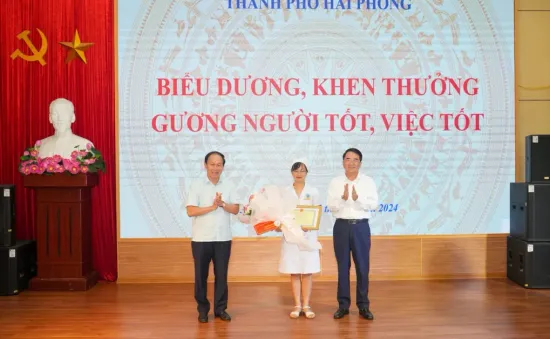 Biểu dương nữ điều dưỡng cứu sống bé sơ sinh bị ngừng thở vì sặc sữa tại Hải Phòng