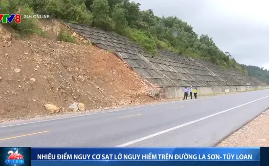 Nhiều điểm nguy cơ sạt lở nguy hiểm trên tuyến La Sơn - Túy Loan