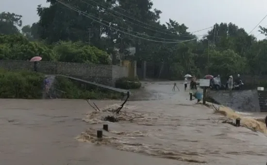 Mưa lũ làm hai người chết, gây nhiều thiệt hại tại Hòa Bình