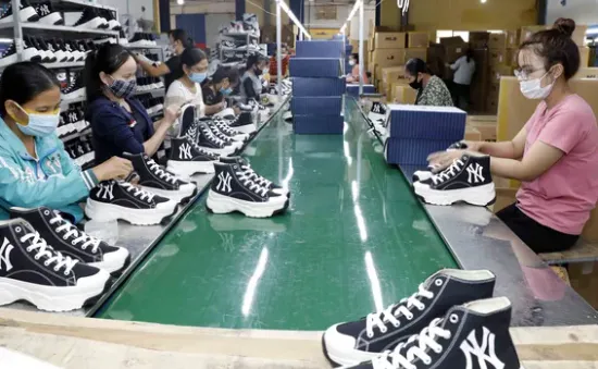 Ngành da giày đổi mới công nghệ để "vươn mình" phát triển