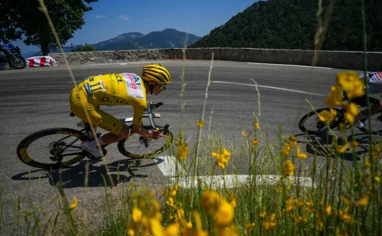 Tadej Pogacar có chiến thắng chặng thứ 5 tại Tour de France