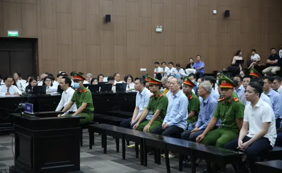 TAND TP Hà Nội mở phiên toà xét xử vụ án FLC