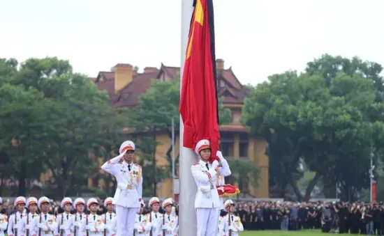 Lễ thượng cờ rủ Quốc tang Tổng Bí thư Nguyễn Phú Trọng tại Quảng trường Ba Đình