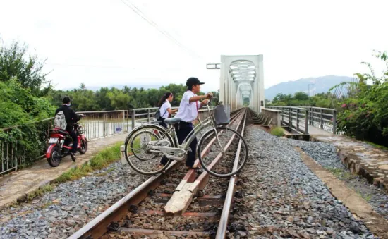 Hoàn thành sửa chữa 566 đường ngang chậm nhất trong năm 2025