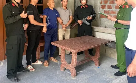 Bắt ông Nguyễn Văn Nhơn về tội xâm phạm lợi ích nhà nước, cá nhân