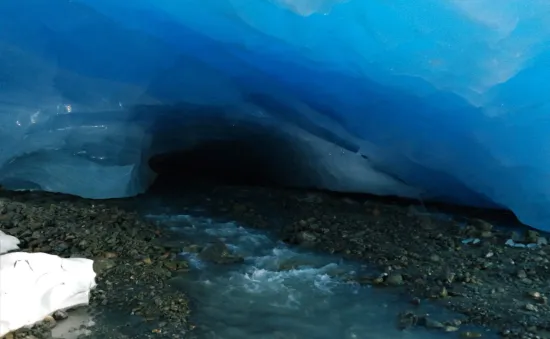 Sông băng Alpine ở Italy tan chảy do nhiệt độ cao