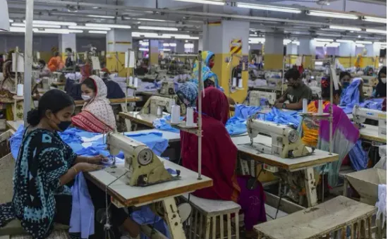 Các nhà máy may mặc ở Bangladesh mở cửa trở lại