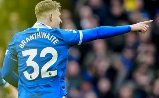 Man United tái khởi động vụ Jarrad Branthwaite