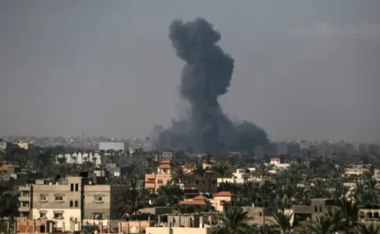 Israel tiếp tục tấn công Gaza khi nỗi lo về một cuộc chiến lớn hơn gia tăng