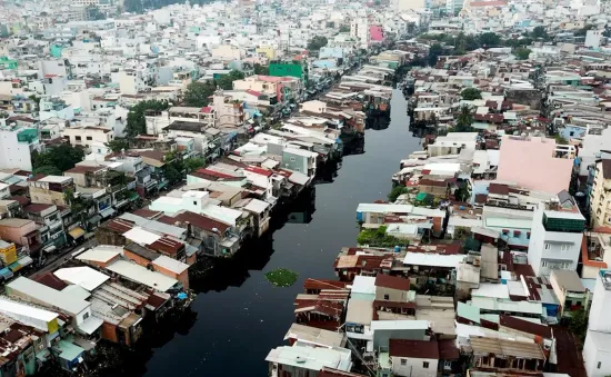 TP Hồ Chí Minh: Khó khăn trong việc di dời nhà trên và ven kênh rạch