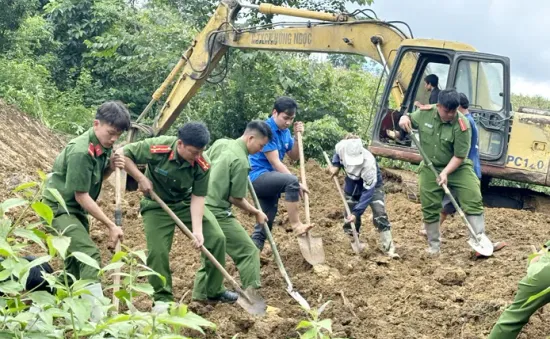 Xây gần 200 ngôi nhà cho người dân mất nơi ở do mưa lũ, sạt lở