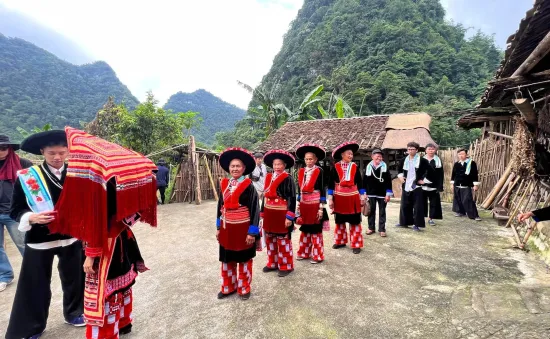 Toàn cảnh đám cưới chuẩn trong mơ của Chải 'Đi giữa trời rực rỡ'