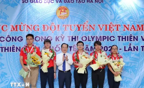 Cả 5 học sinh Hà Nội giành huy chương Olympic thiên văn và vật lý thiên văn quốc tế 2024