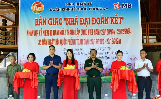 Khánh thành và bàn giao nhà "Đại Đoàn kết" cho người hoàn cảnh khó khăn ở Quảng Bình