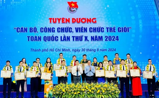 Tuyên dương 85 gương “Cán bộ, công chức, viên chức trẻ, giỏi” toàn quốc lần thứ 10