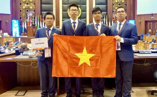 Việt Nam lọt top 4 tại kỳ thi Olympic Tin học quốc tế 2024