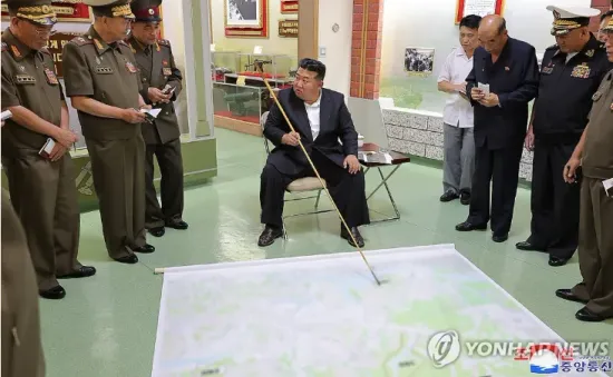 Lãnh đạo Triều Tiên Kim Jong-un thị sát các cơ sở quân sự