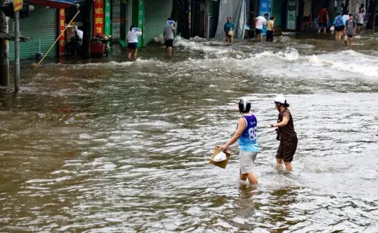 Hà Nội không ngập lụt sâu trong nội thành do lũ