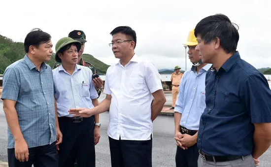 Phó Thủ tướng Lê Thành Long kiểm tra vận hành hồ thủy điện Thác Bà