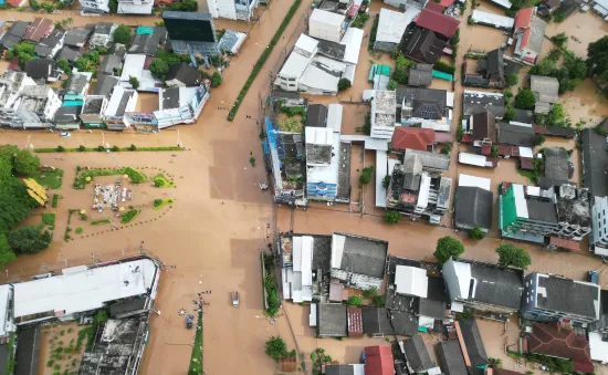 Bão Yagi gây ngập lụt nặng nề tại Thái Lan, mưa lớn và lũ lụt tại Lào