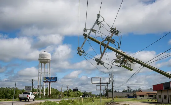 Bão Francine suy yếu và di chuyển vào đất liền sau khi càn quét bang Louisiana