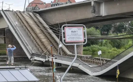 Đức phá hủy cầu huyết mạch ở Dresden nhằm ứng phó nguy cơ mưa lũ