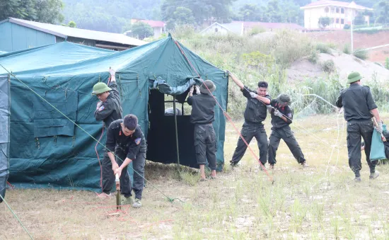 Lập khu nhà dã chiến, di dời 115 người dân thôn Kho Vàng xuống nơi an toàn