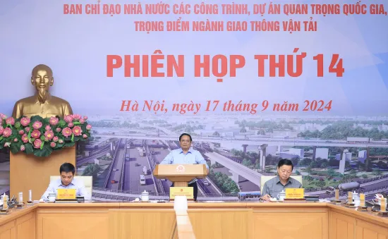 Thủ tướng Phạm Minh Chính: Tháo gỡ kịp thời các vướng mắc, thúc đẩy các dự án giao thông quan trọng