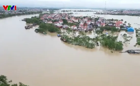 Nhiều khu vực ở Chương Mỹ (Hà Nội) vẫn chìm trong biển nước