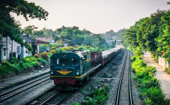 Khôi phục tuyến đường sắt Yên Viên - Lào Cai, tạo thuận lợi vận chuyển hàng cứu trợ