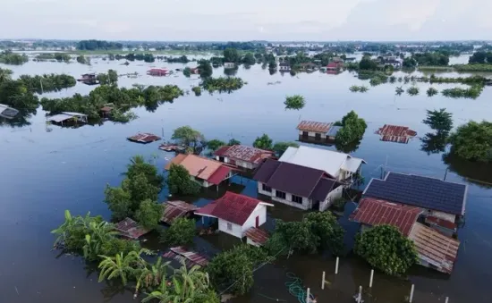 Lãnh đạo Việt Nam gửi điện thăm hỏi về tình hình ngập lụt ở Lào